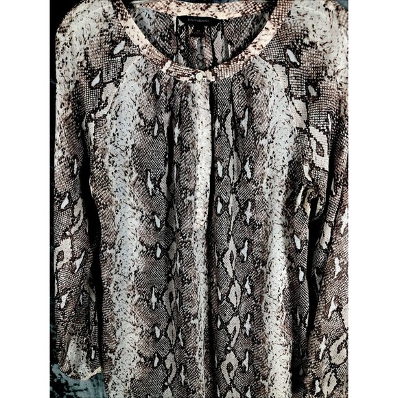 Banana Republic Blouse Women’s Animal Print Blouse Henley Snake Sheer SZ Medium - Picture 6 of 16